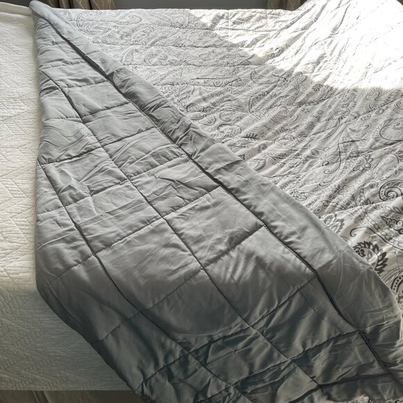 Oversize Comforter - Picture 4 of 4